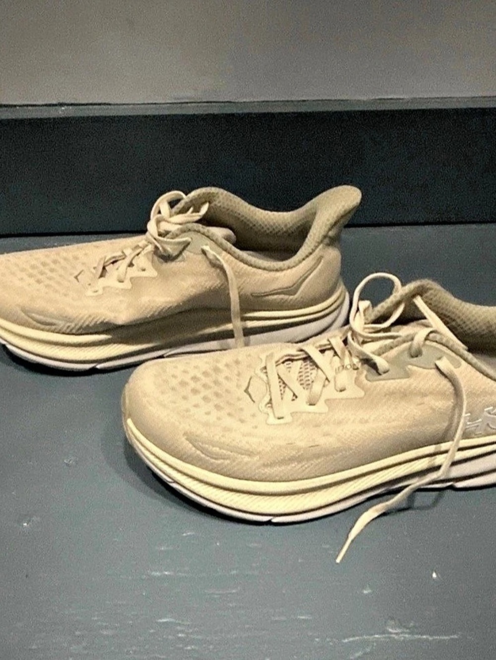 HOKA Clifton 9 oak milk barley sneakers. Men's US 10.5 D. Style code 1127950-OKB